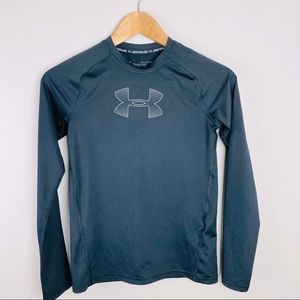 Under Armour youth XL tech shirt like new. Black